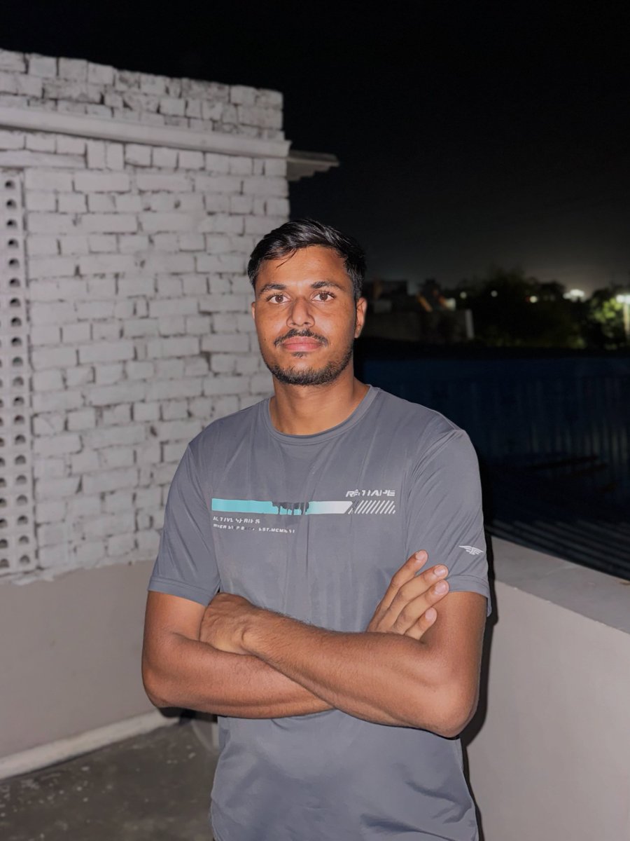 DamionColombe's tweet photo. जो लोग तुम्हें कमजोर समझते हैं, उन्हें अपनी मेहनत से जवाब दो। https://t.co/XstcLPPbze
