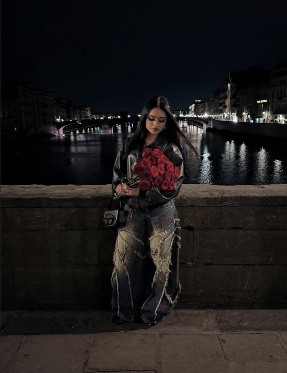 vamprqueen's tweet photo. 🥀 https://t.co/AAvxUuKWxQ
