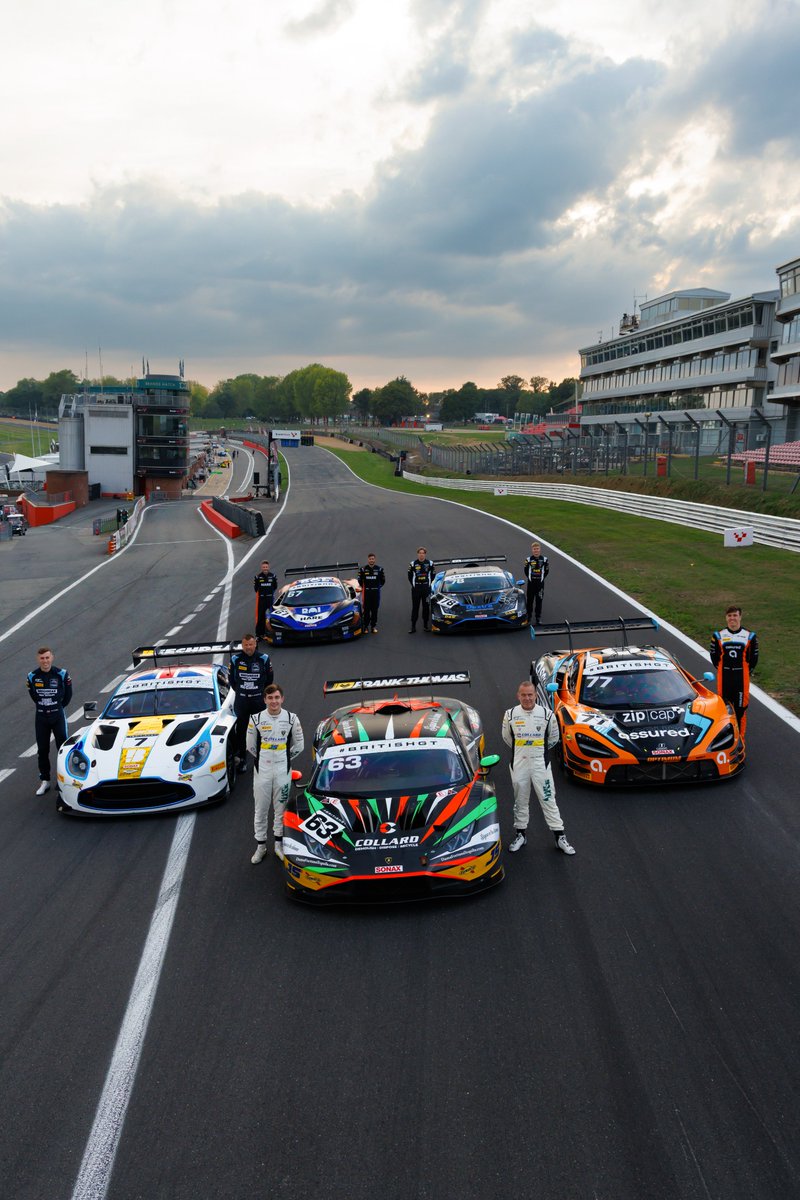 BritishGT's tweet photo. GT3 title contenders: READY!

#BritishGT 👑 #BattleOfBrands https://t.co/jsFGTuhHUv