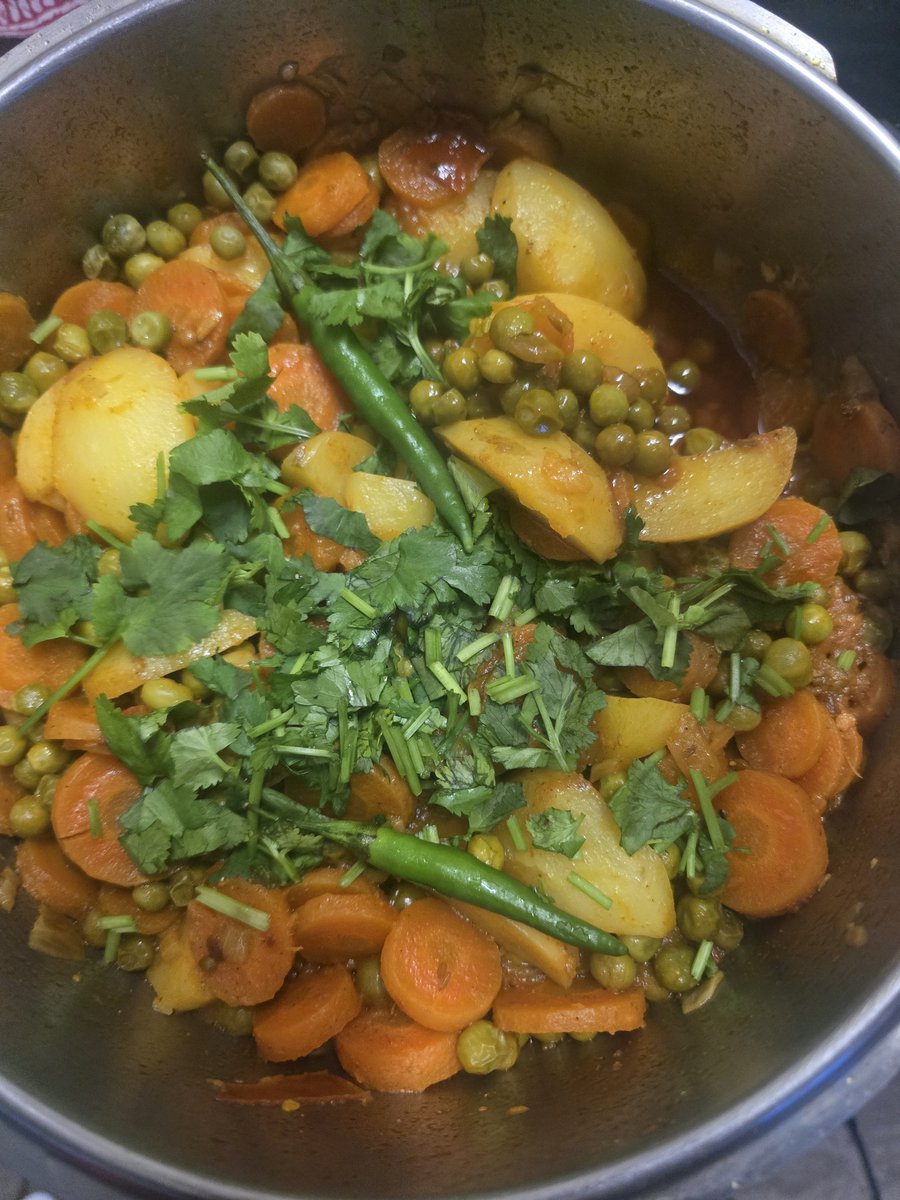 SaaShamsu's tweet photo. 😋😋😋😋🥔🥔🥔🫛🫛🫛🥕🥕🥕🥕💥💥💥 https://t.co/geHIemidbX
