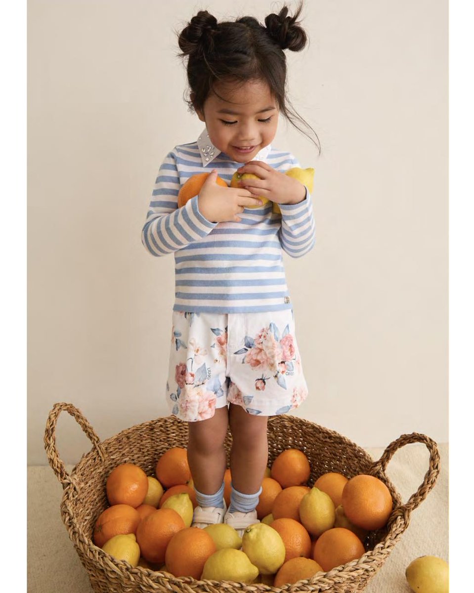 JessicaKalec_'s tweet photo. Vanaf morgen wordt het heerlijk lente- en zomerweer! Tijd om de garderobe van jouw kleine sterren en stoere helden klaar te maken. Ontdek onze nieuwe collectie met frisse kleuren, luchtige stoffen en comfortabele outfits. Kom gezellig langs! Liefs, https://t.co/RmXkBZ7gSD