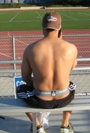 BigDicklatin2's tweet photo. Love to see the strap poking out above the waistband 🔥🔥🔥
#jock #jockstrap #gayjock #homoerotic https://t.co/bzX0kRNVYH