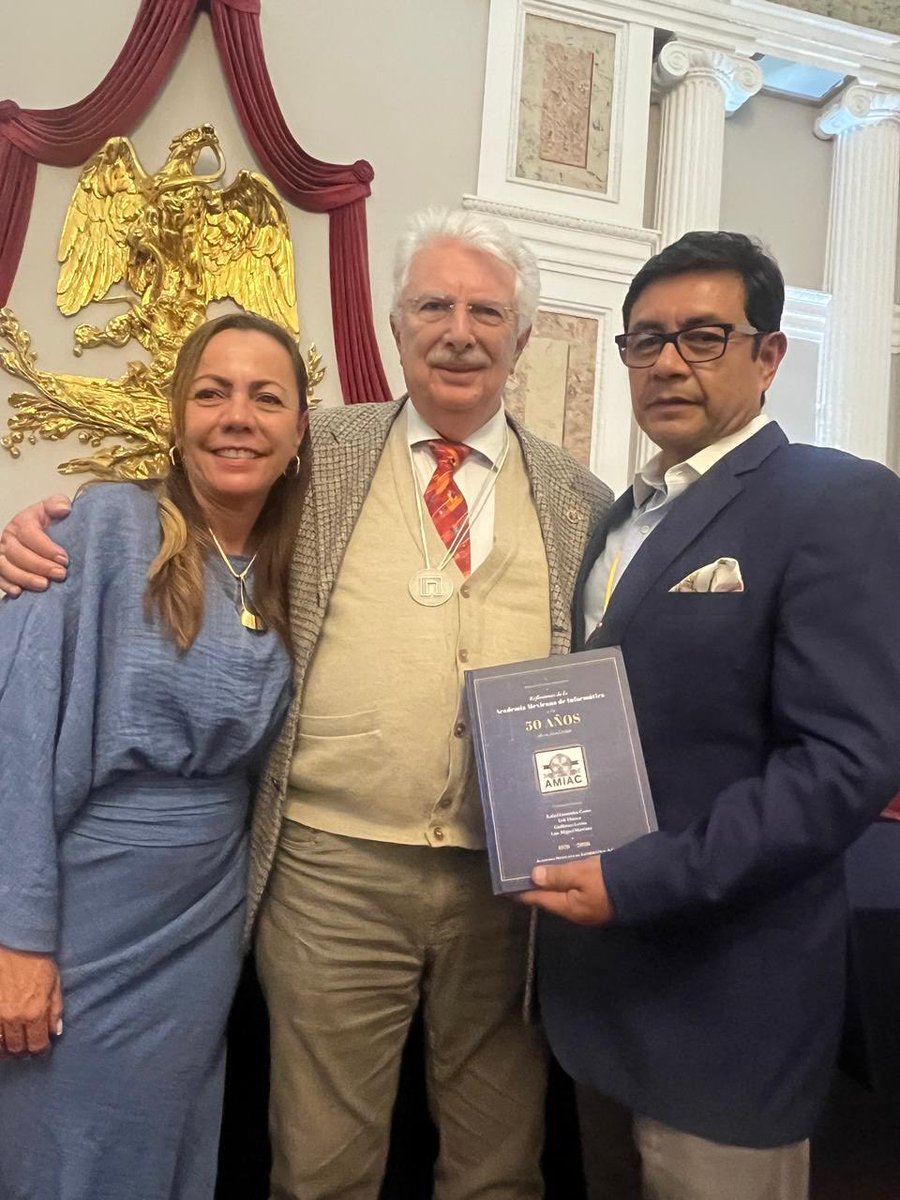 AuraBuap's tweet photo. La @BUAPoficial presente en los 50 años de la AMIAC 🇲🇽💻

En el libro conmemorativo participa Ing. Raúl Miranda, Director de Alta Tecnología de @AuraBuap, con el capítulo “Humanidades Digitales: hacia un modelo de conocimiento aumentado en el estudio del patrimonio cultural”.

Una reflexión sobre cómo la #IA puede ampliar nuestra capacidad de investigar, preservar y democratizar el patrimonio, sin sustituir el juicio humano.