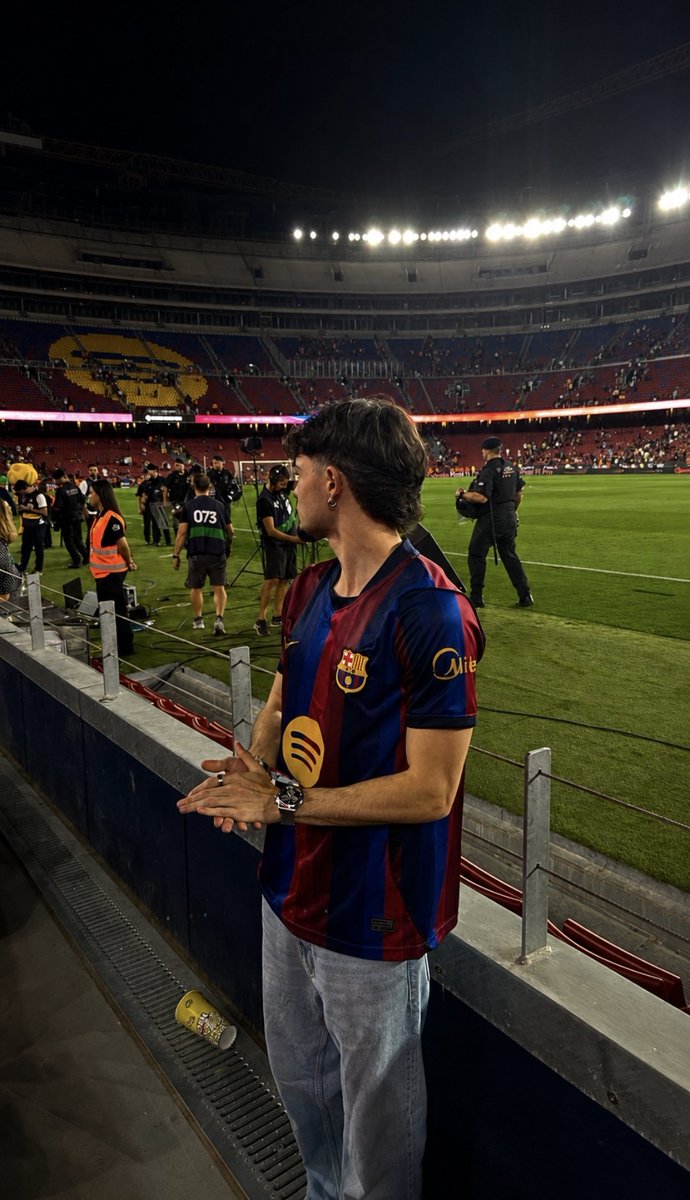 KARRAMARR0's tweet photo. @TheMavericK_YT Otro culerdo más saliendo de la cueva. 😂 Han sido unas declaraciones del presidente del Athletic y habéis aparecido todos en masa. Mucho Nico, mucho «karma» y los 2.680 M€ de deuda del Farsa bien guardaditos bajo la alfombra.
El payaso cuestión, en la cueva
Alí Babá 😉: https://t.co/bwEb58Mu8b