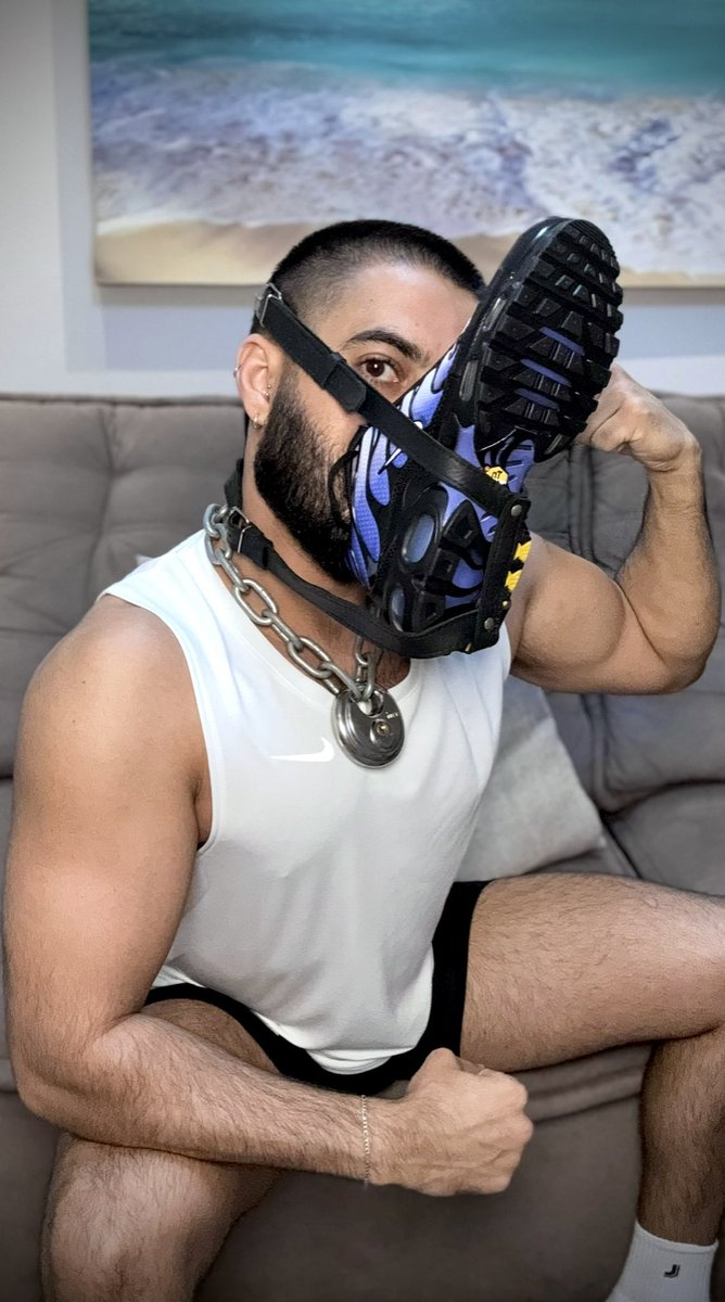 KinkyPigStudio's tweet photo. A real pig knows that worn-out sneakers and socks have a different flavor. 🐷👟😈

🔗 - https://t.co/RumoKkGQHo https://t.co/svW0Pn2elH