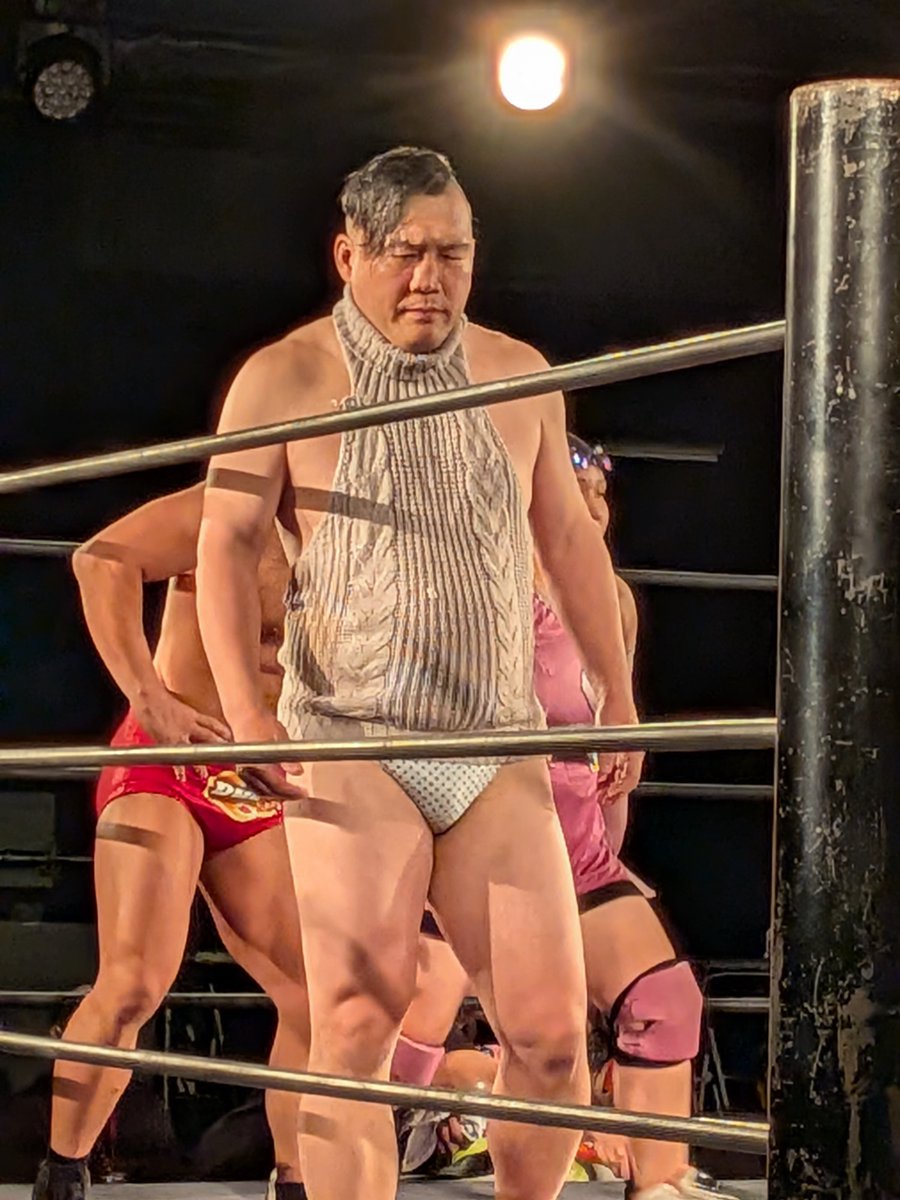 christel_516's tweet photo. ��貞を殺すセーター！童貞を殺すセーターじゃないか！
#変態新宿 https://t.co/r2yMKSouQw