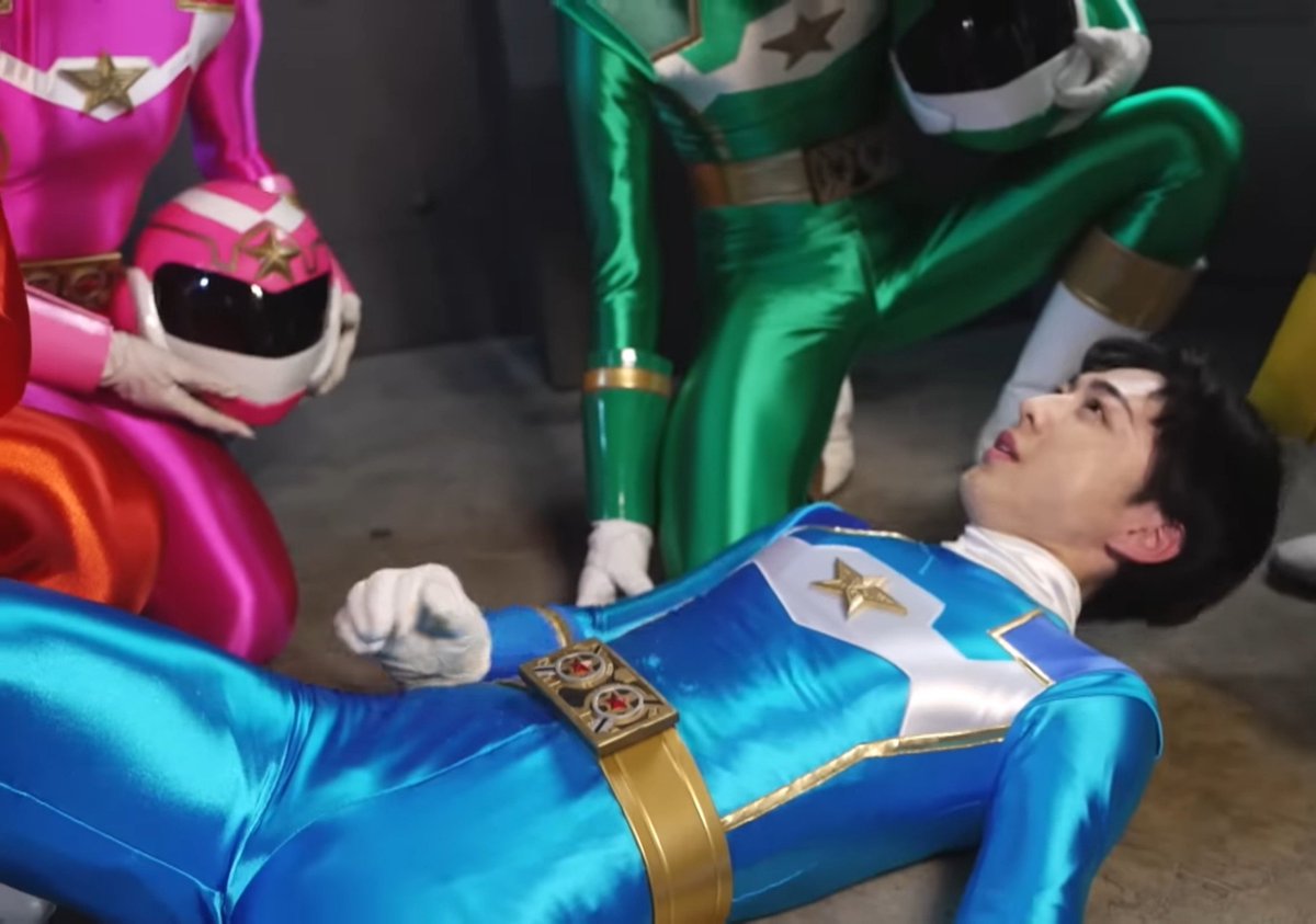 YaguraKaratac8's tweet photo. Handsome blue rangers https://t.co/ugUVb76cdj