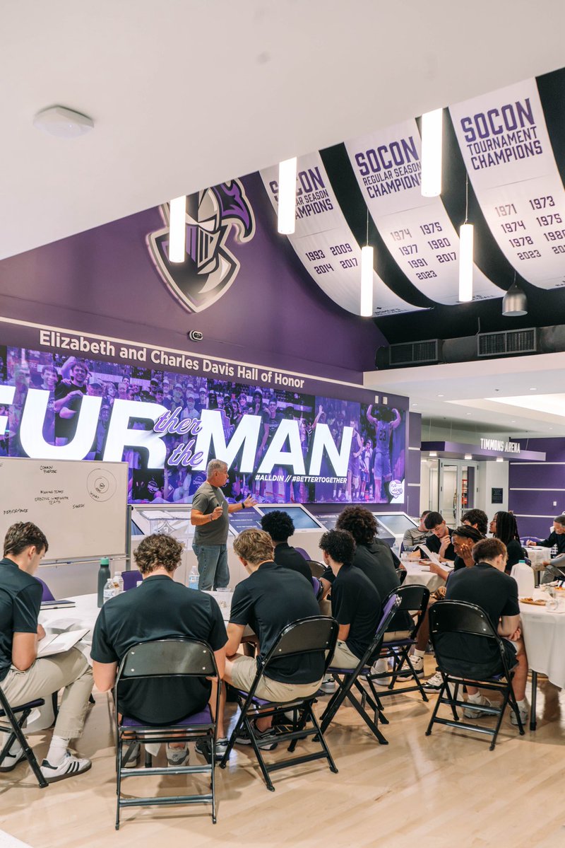 FurmanMBB's tweet photo. FURther the MAN Friday! Thankful for Major General (Ret.) Chris Ballard and the time he has poured into our team to help us become a stronger unit!

#ALLDIN // #BetterTogether https://t.co/ygXGsNc2Nz