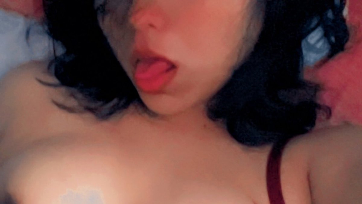 Briit__560's tweet photo. Chicos alguien que me califique 
#sexy https://t.co/dXXMOHFooE