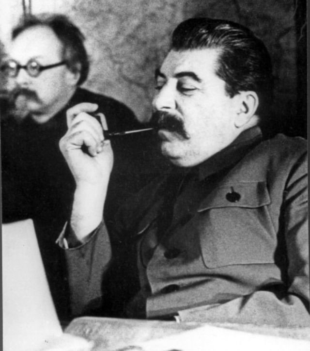 LaboransS4's tweet photo. "Efkarlı" Stalin. https://t.co/RWngUsiov3