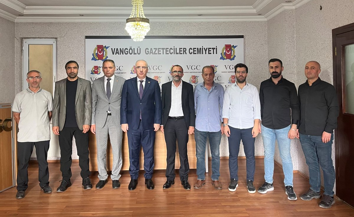 vgckurumsal's tweet photo. Saadet Partisi Genel Başkan Yardımcısı ve İstanbul Milletvekili Sayın Mustafa Kaya, Saadet Partisi Van İl Başkanı Sayın Özay İlhan ile beraberindeki heyet; Cemiyetimize nezaket ziyaretinde bulundu.

@AzmiMustafaKaya @ozayilhan @orhandha https://t.co/bgZMFInWlk