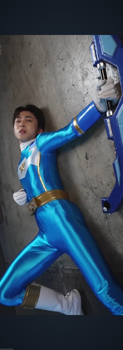 YaguraKaratac8's tweet photo. Handsome blue rangers https://t.co/ugUVb76cdj
