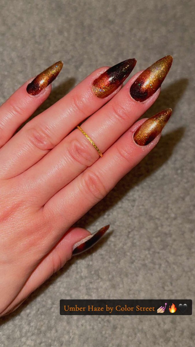 EricaLynn1549's tweet photo. #UmberHaze #ColorStreet #BeColorStreet #Shimmer #NailArt #NailsOfTheWeek #Manicure #Mani #ManiOfTheWeek 💅🏼🔥🖤 @colorstreet https://t.co/ogAZZLSJfo