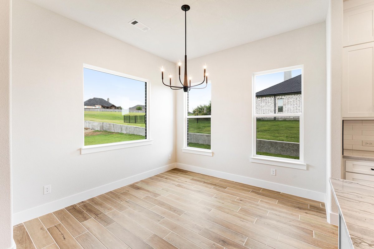 LesterPuyear's tweet photo. Wait until you see how the light transforms every corner. This shoot captured clean lines, sun-drenched spaces, bright kitchens, and airy rooms—the details that make buyers feel instantly at home. https://t.co/F8p7bbCpa8