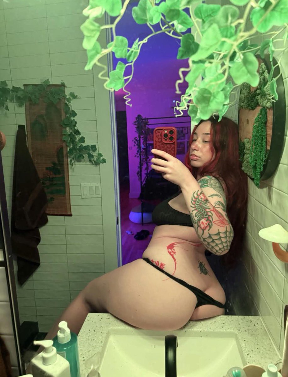wetmamaft's tweet photo. Dmme for sexting sessions daddy’s 😘🔥 #Buyingcontent #Nsfwtwt #Sellingsesh https://t.co/ajs7T5bISu