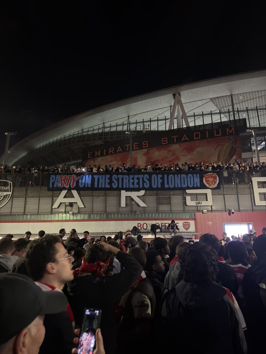 HawkesAFC's tweet photo. can never take it away from us❤️. my club. https://t.co/RHiT9g7V7X