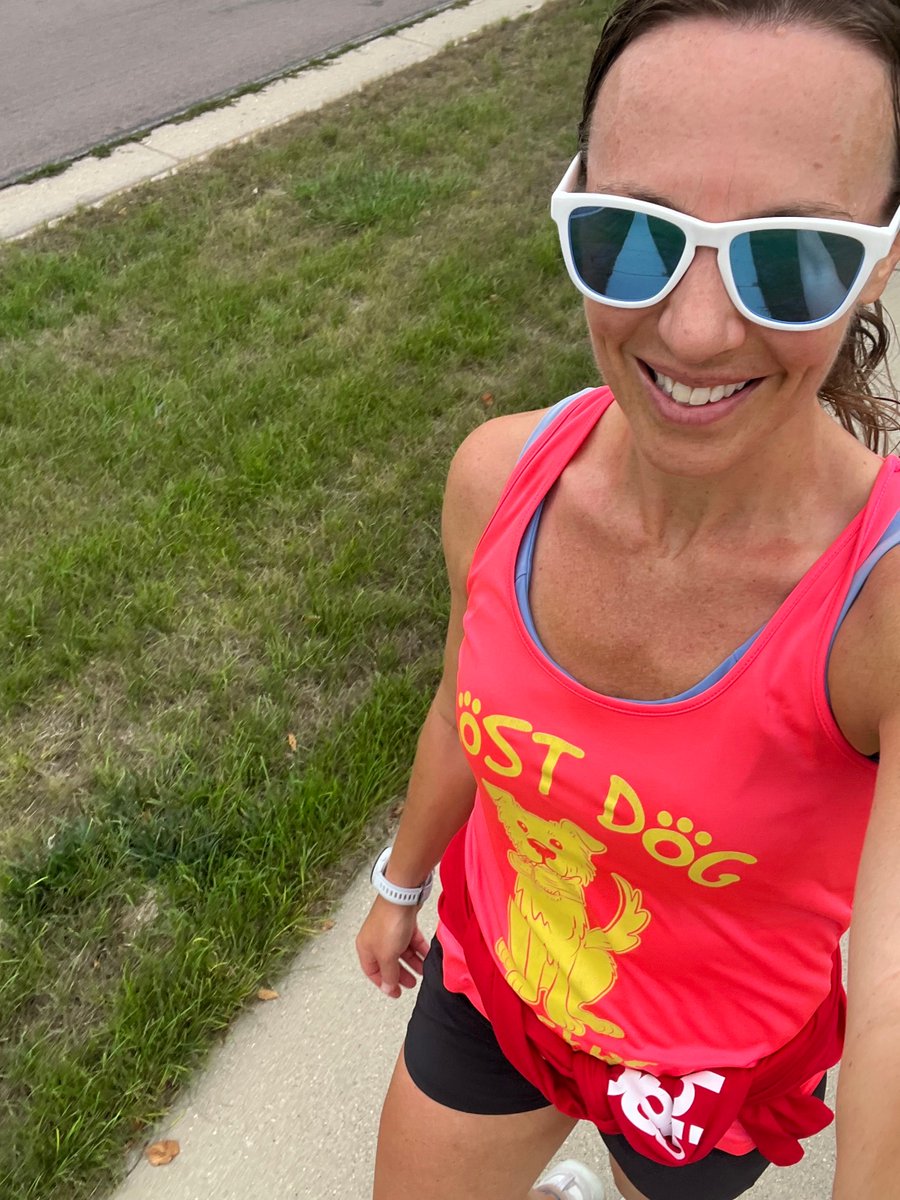 LindsayIRL's tweet photo. When most people say they're going to run quick to an event at their kid's school...
Then there's me who has to do things literally 😂
#running #wellness #fitness #workout #exercise #healthyhabits #runfast #happyfriday https://t.co/cwe0RaRkUI