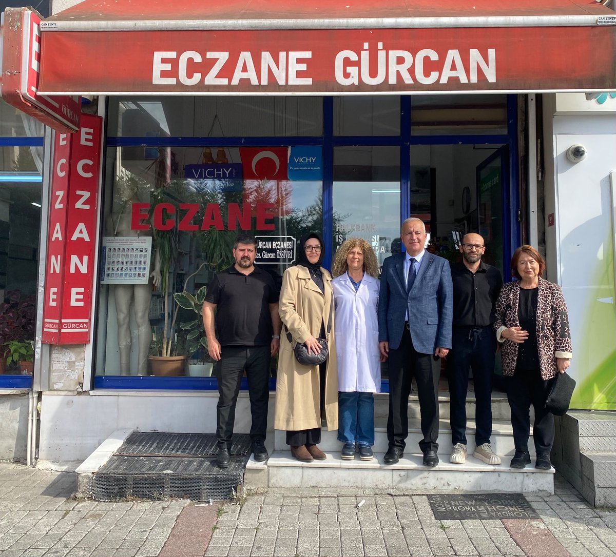 ismailerguness's tweet photo. Dünya Eczacılar Günü vesilesiyle, sağlık sistemimizin önemli paydaşları olan kıymetli eczacılarımızı ziyaret ettik.

Bilgi ve emekleriyle vatandaşlarımızın yanında olan tüm eczacılarımızın 25 Eylül Dünya Eczacılar Günü’nü kutluyorum. https://t.co/TjQsMTO4Qx