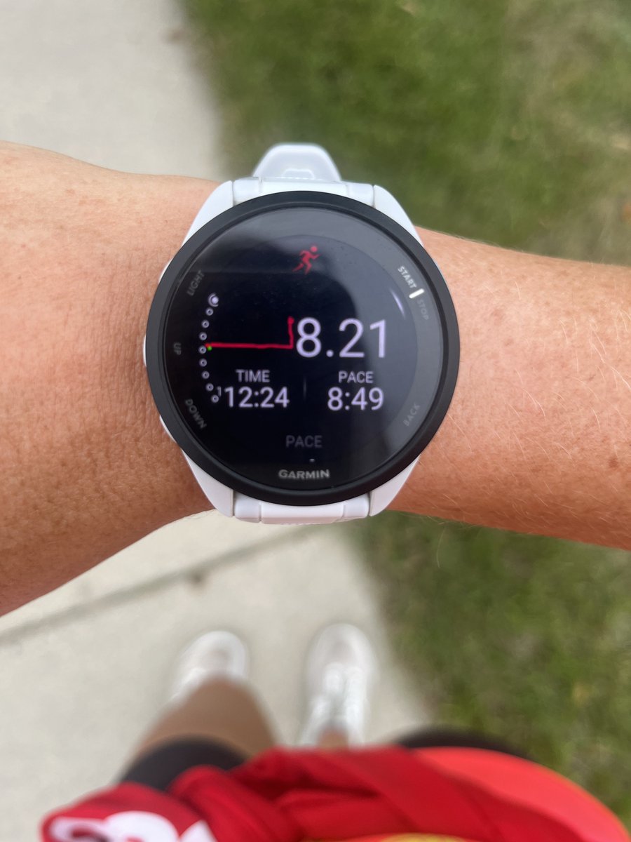 LindsayIRL's tweet photo. When most people say they're going to run quick to an event at their kid's school...
Then there's me who has to do things literally 😂
#running #wellness #fitness #workout #exercise #healthyhabits #runfast #happyfriday https://t.co/cwe0RaRkUI