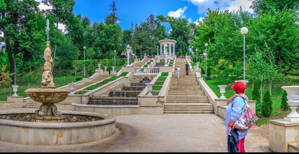 ElenaRusumv's tweet photo. 🇲🇩 Moldova atrage tot mai mulți turiști!

În prima jumătate a anului 2026, sosirile turistice internaționale au crescut cu 25%, cea mai mare creștere înregistrată în Europa în această perioadă. 🌍📸

#Moldova #Turism #TravelMoldova https://t.co/kfE1nw5AQy