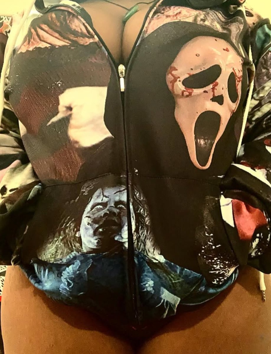 brownskinkittyy's tweet photo. sick jacket https://t.co/DntAUR279Y