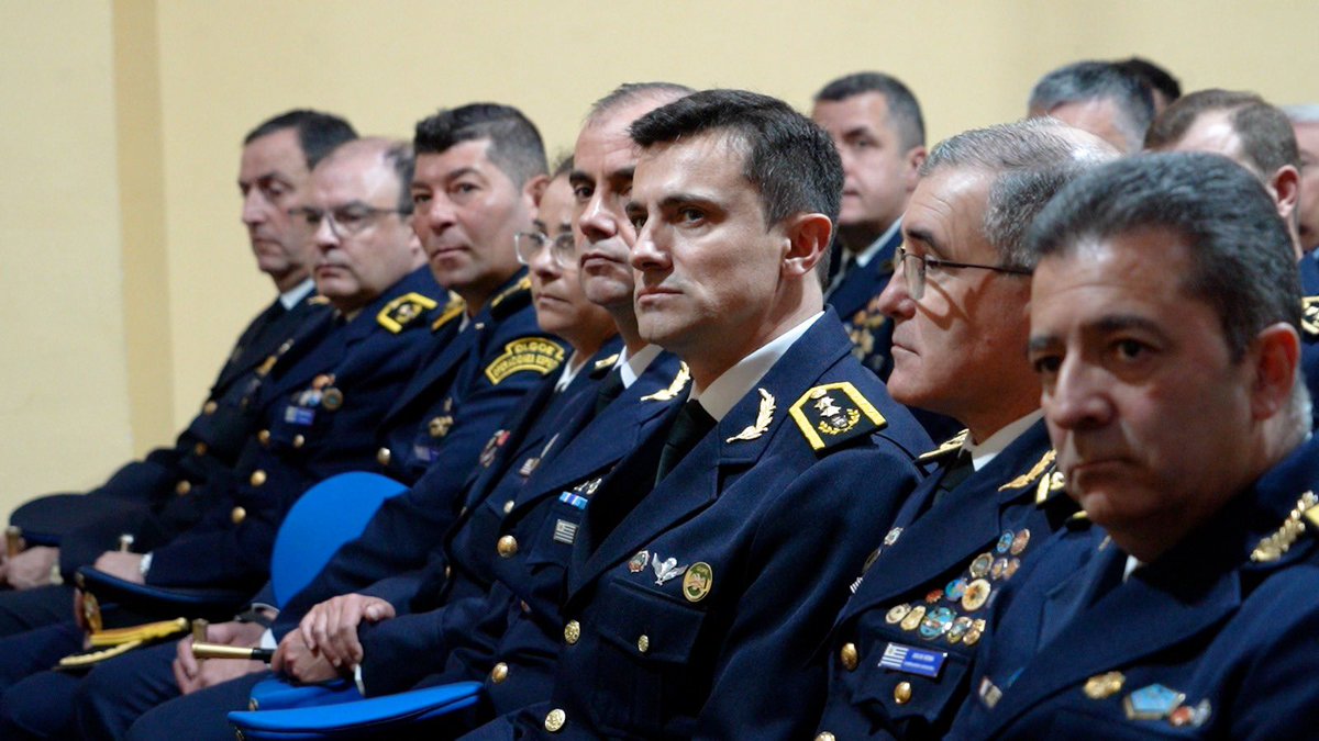 CNegro7's tweet photo. Participamos del acto por el 79.° aniversario de la Dirección General de Información e Inteligencia junto al Director de la Policía Nacional, el Subdirector General de Secretaría y el Director de Investigaciones. 

Destacamos el profesionalismo y el trabajo silencioso de la Directora y de cada integrante de la unidad. Durante este año y medio han sido determinantes en los duros golpes al narcotráfico y al crimen organizado, desarticulando estructuras criminales en todo el país.