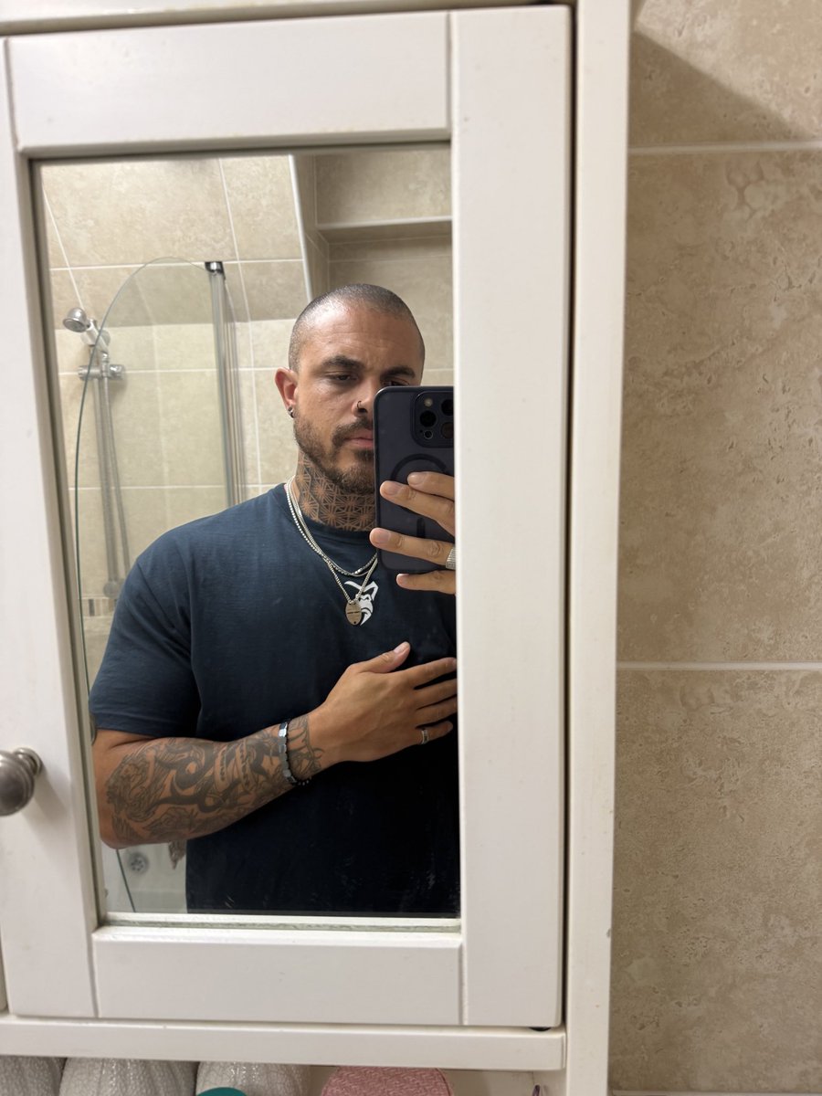 5amelite's tweet photo. Feeling this new #silverback tee https://t.co/60ffJoiewY