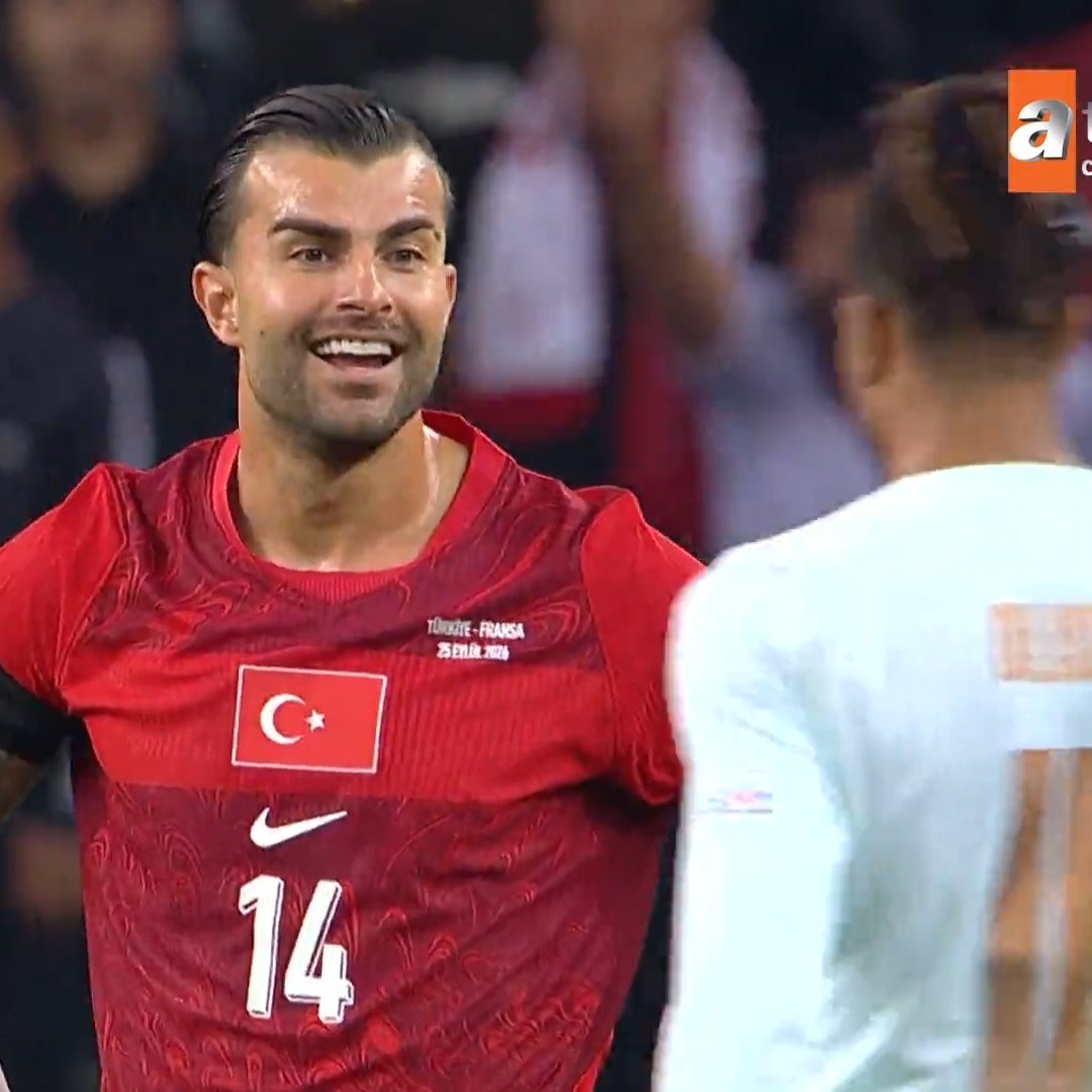 Claudioggia's tweet photo. Apokerim abi muazzam bir adamsın ya ahdksldlssh https://t.co/UgkhNAdXZX