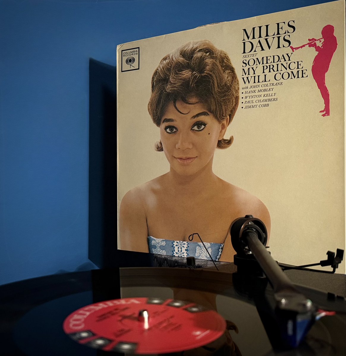 TrJiri's tweet photo. Miles Davis Sextet
Someday My Prince Will Come
feat. John Coltrane, Hank Mobley, Wynton Kelly, Paul Chambers, Jimmy Cobb
1961 @ColumbiaRecords 
Now playing jazz on vinyl 
#JohnColtraneCentennial #Coltrane100 https://t.co/Pio6veEfqs