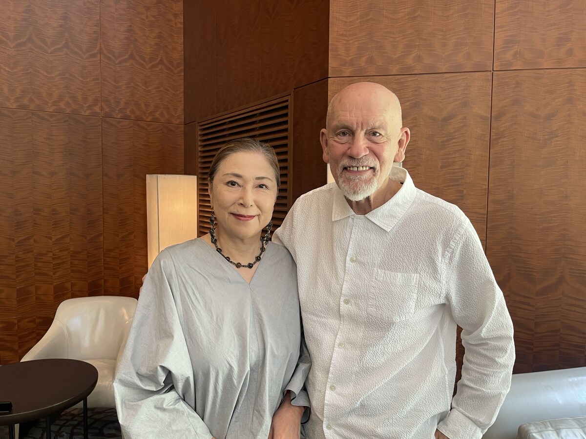 stage_natalie's tweet photo. ジョン・マルコヴィッチが桐野夏生「リアルワールド」を初舞台化！

女子高校生役に三浦透子・富田望生・川床明日香・影山優佳
https://t.co/zTdaviSiPT https://t.co/5LcJ8n6DJL