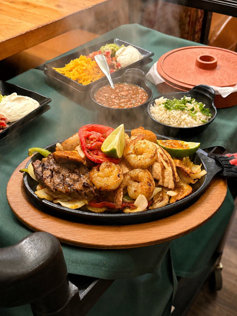 ciscosalsaco's tweet photo. Friday night plans are easy at Cisco’s. Start with dinner, then stick around for live music from 7:30–10:30 PM. We’re open until 10:30 PM on Fridays, so come hungry and make a night of it. 🔥🎶 https://t.co/oxS8vkbc2n