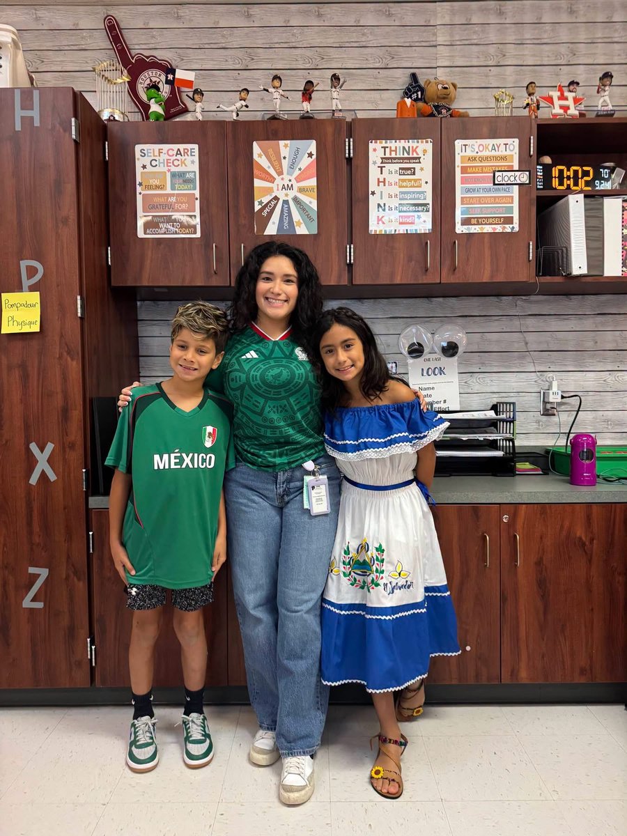 PearlandISD's tweet photo. CAMPUS SPOTLIGHT:
Massey Ranch celebrates Start With Hello Week with kindness, connection and inclusion! More campuses to come! 💚#BuildPearlandProud https://t.co/vdLOoaqr4H
