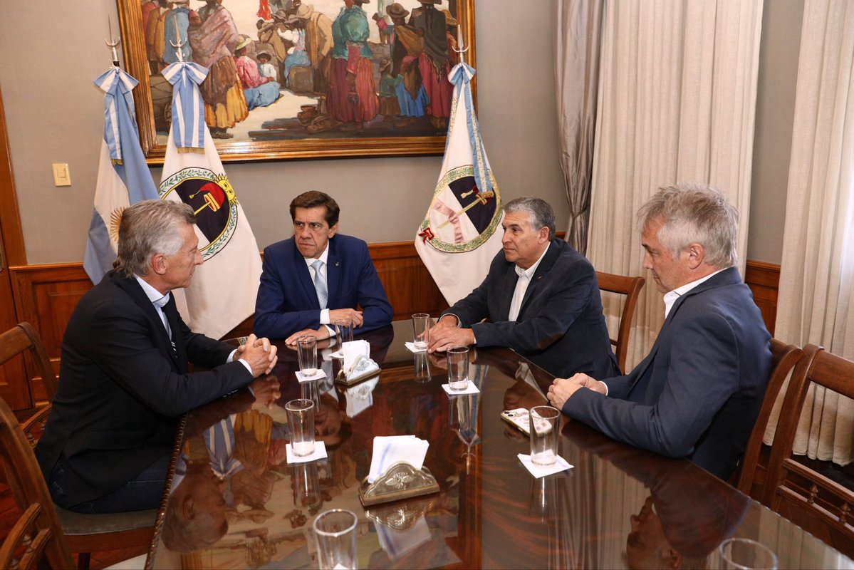 ezequielmauro's tweet photo. AHORA MACRI EN JUJUY: el expresidente @mauriciomacri con el gobernador @carlossadirjuy, de origen radical. La reunión se dio en la gobernación y se sumó @deAndreis. Más tarde habrá dos encuentros PRO y un acto en el marco del “Próximo paso” tour. Ampliaremos. https://t.co/WD3rmMFEGq