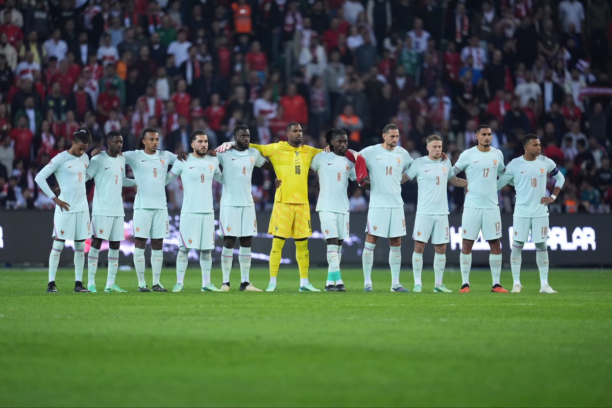 equipedefrance's tweet photo. Ensemble 💙

#TURFRA https://t.co/b2GdcxfOW1