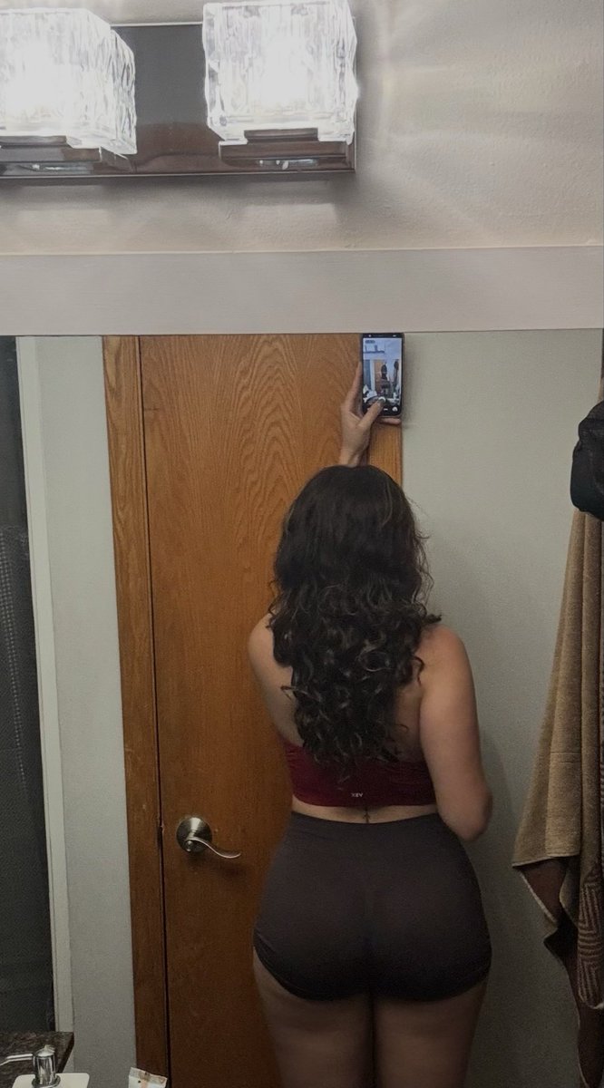 LuvleyElii's tweet photo. Love working out 🥰
#trend #gym #shorts #hot #girl https://t.co/PQCF1B5fvJ