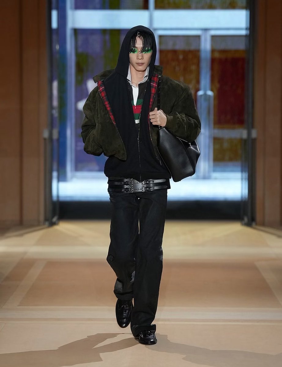 gregor_estevan's tweet photo. GUCCI THE STORE SHOW BY DEMNA https://t.co/fMvs5sFEXl
