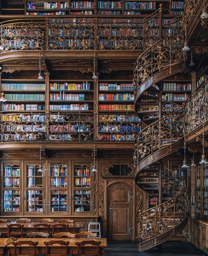 CLT_Exam's tweet photo. A Yale study tracked 3,635 adults for 12 years and found that book readers lived nearly 2 years longer on average.

This applies to books only (Newspapers and magazines don't count).

The biggest reduction in mortality was seen among people who read books for 3.5+ hours per week.

Read (old) books!
