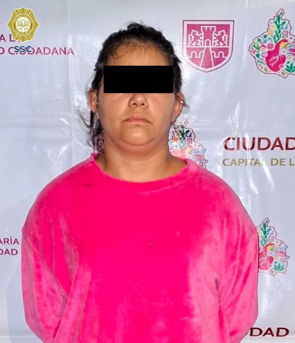 AztecaNoticias's tweet photo. Una mujer fue detenida en San Miguel Ajusco, Tlalpan, con más de mil 300 dosis de aparente metanfetamina, medio kilo de posible marihuana y un arma de fuego.

Investigan su presunto vínculo con un grupo delictivo.

https://t.co/dV8hDsBTAC https://t.co/pP960ATkz0
