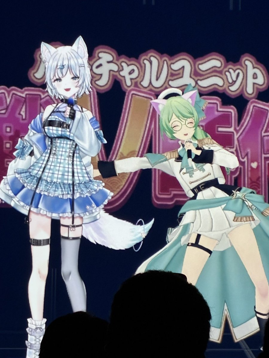 twowill0w's tweet photo. 2組目は推しペア
不死鳥のフランメ・星天ギャラクシィクロスは、やっぱデュオで良さが跳ね上がるって思ってて
きよかさんの動きがとても楽しそうなのも良いんですよね

(セクハラ疑惑のきよかさんとその腕をへし折るメロウさん)

#若草きよか
#星瑠璃メロウ
#StrayNOte
#戦V時代
#ぶいかふぇ https://t.co/5ENcTGJTNG