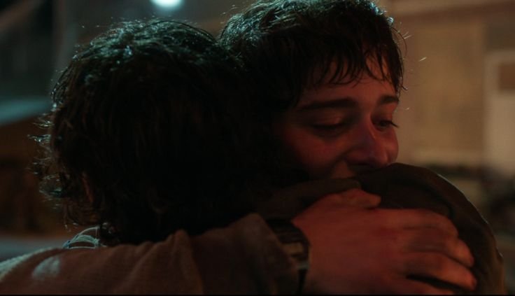 bunsorcerer's tweet photo. mike loves to rest his head on will's shoulder/chest so he can feel even closer to him everytime they hug https://t.co/EocdJYbA1l