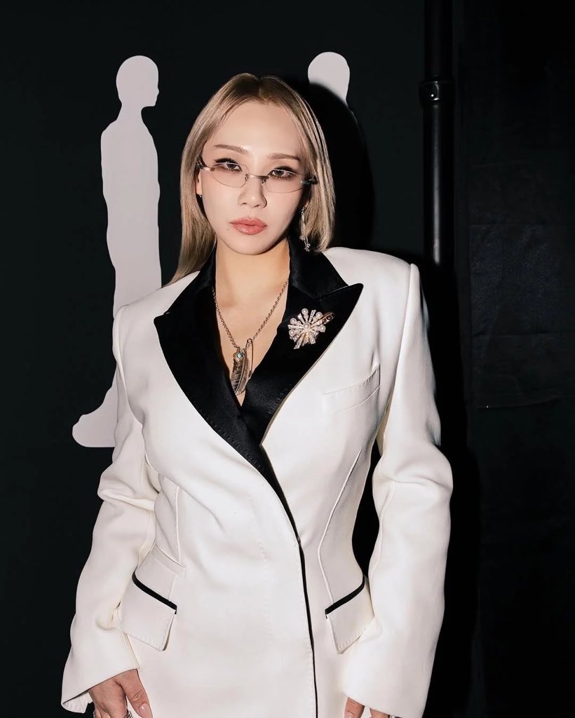 chaerinjpg's tweet photo. 📷 : #cl backstage at g-dragon 'übermensch' world tour, 2025. https://t.co/K8o5ILmd6x