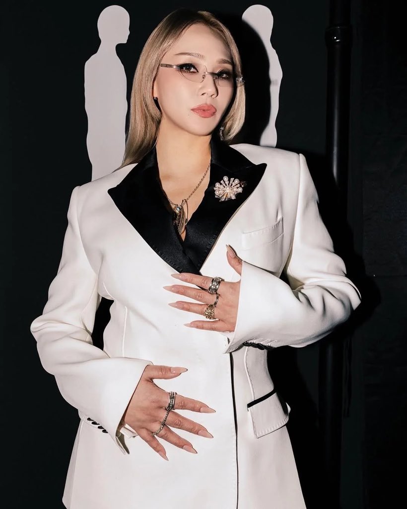 chaerinjpg's tweet photo. 📷 : #cl backstage at g-dragon 'übermensch' world tour, 2025. https://t.co/K8o5ILmd6x