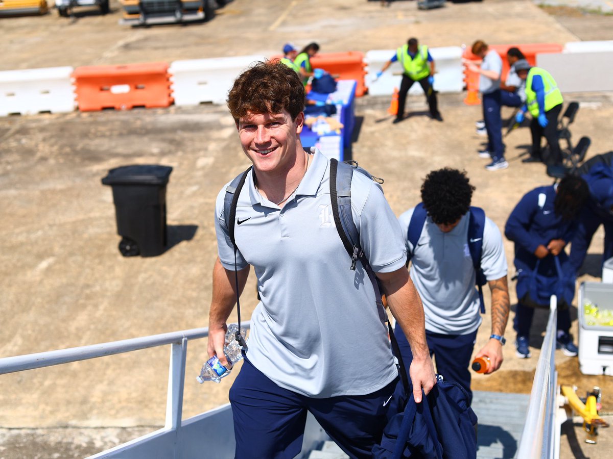 RiceFootball's tweet photo. Wheels Up 🛫 

#WE | #ReptheR https://t.co/Ak6Atv343s