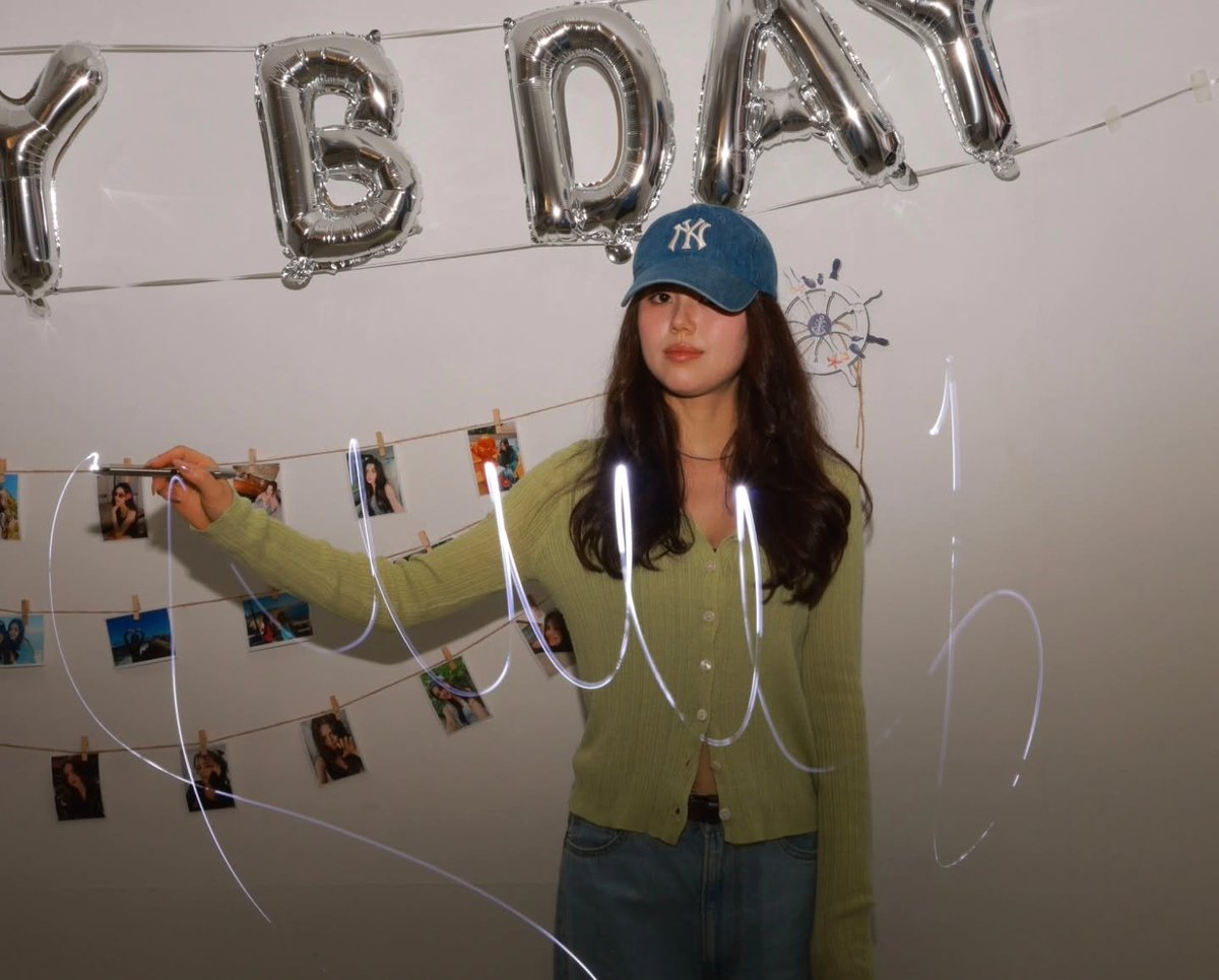hourlylivvy's tweet photo. 290926 https://t.co/J9X47AR6HG instagram update 

Happy birthday livvy @livvy__marsh 💛

© @rainbowbunnz123, @bnz_lkf 📸

#OliviaMarsh #올리비아마쉬 https://t.co/Vs82cng1LT