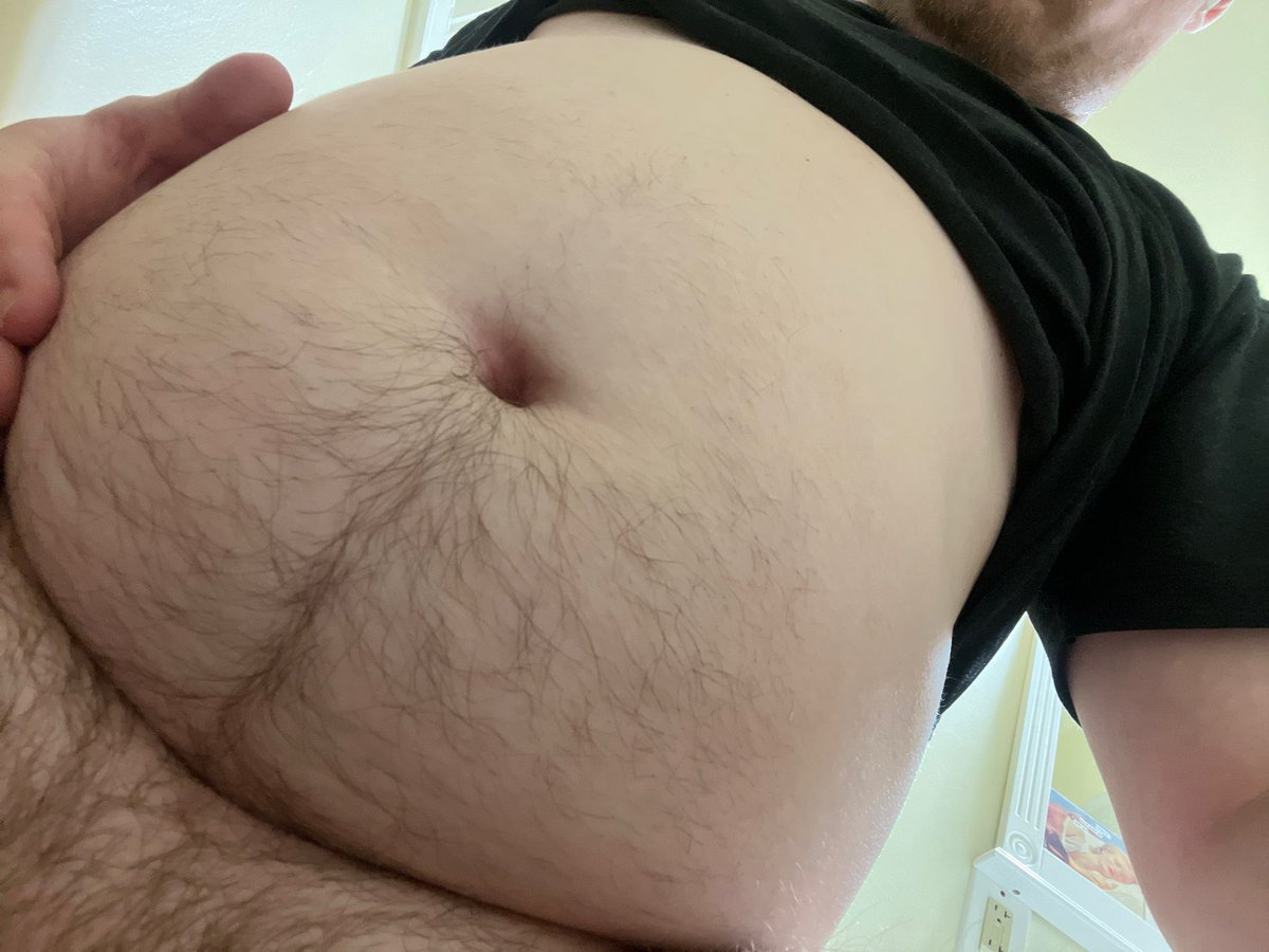 CaloricCutie's tweet photo. It’s normal to jerk off to pictures of your own overstuffed stomach. Right? https://t.co/SZhQDawuuk