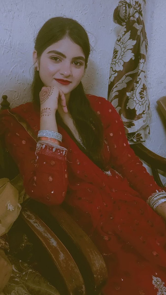 KmKmj1e2e's tweet photo. Ik followers ny behen ki dost ki pic bhaji ha https://t.co/pIza16UiVS