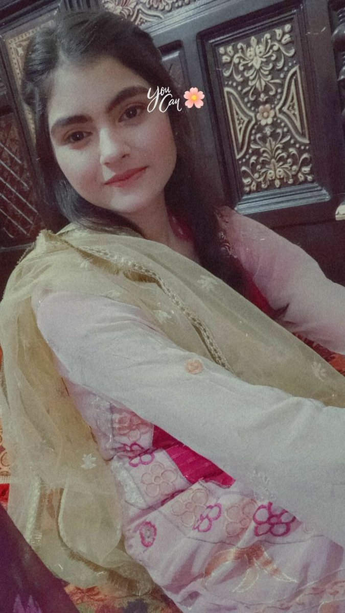 KmKmj1e2e's tweet photo. Ik followers ny behen ki dost ki pic bhaji ha https://t.co/pIza16UiVS
