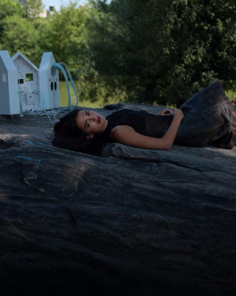 portalreficcobr's tweet photo. “Desde pequena, sei que cantar é o que mais amo na vida. Não há nada no mundo que me faça sentir tão feliz e tão eu mesma quanto cantar.”

Maia Reficco para a Viva Latino. https://t.co/bR3SKXEVsn