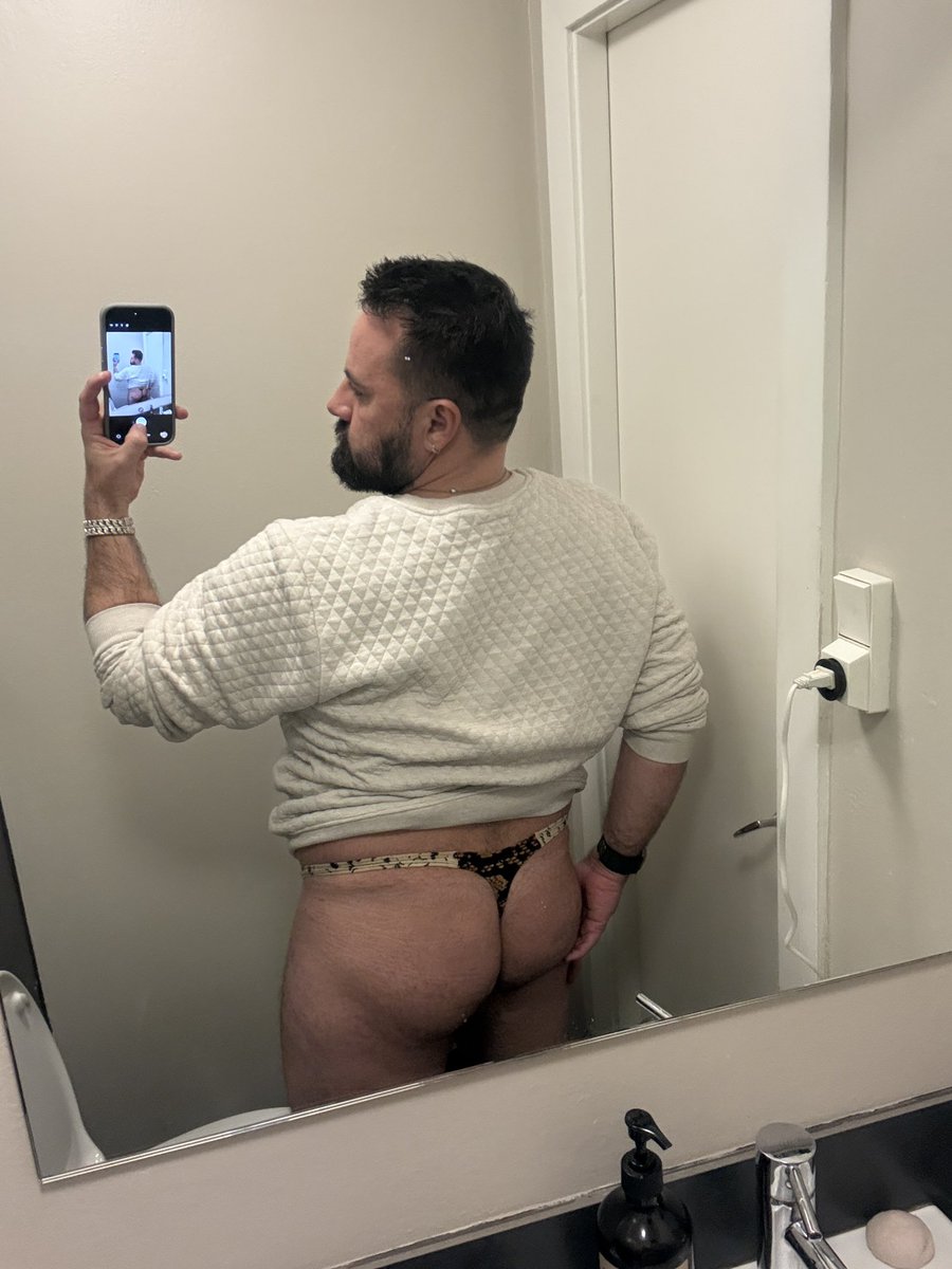 PupHermes's tweet photo. Daddy Thonger https://t.co/sxaMF0wg7q