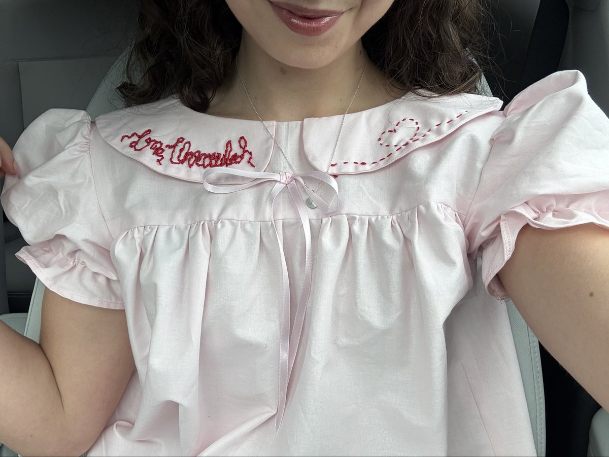 haleydeluca's tweet photo. on my way….see u soon 🪡🧵🧶@oliviarodrigo #unraveledinhartford https://t.co/GhEJgzOHdT